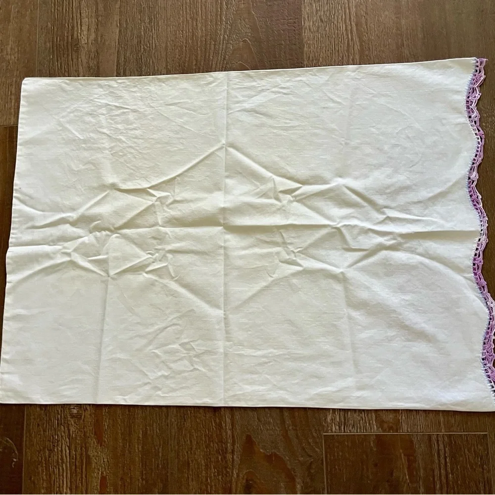 Elegant White and Purple Floral Pillowcase 21/29 inches